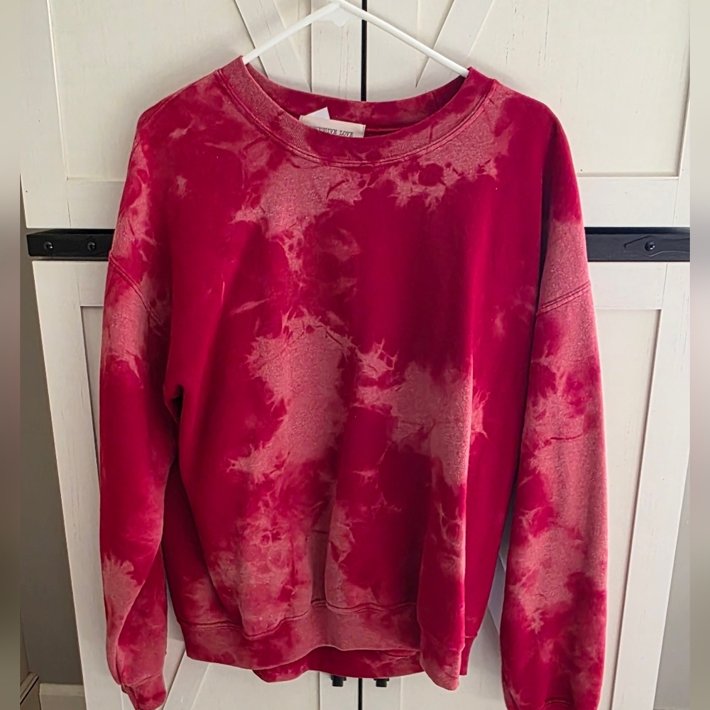 Stylish Red Tie-Dye Sweatshirt